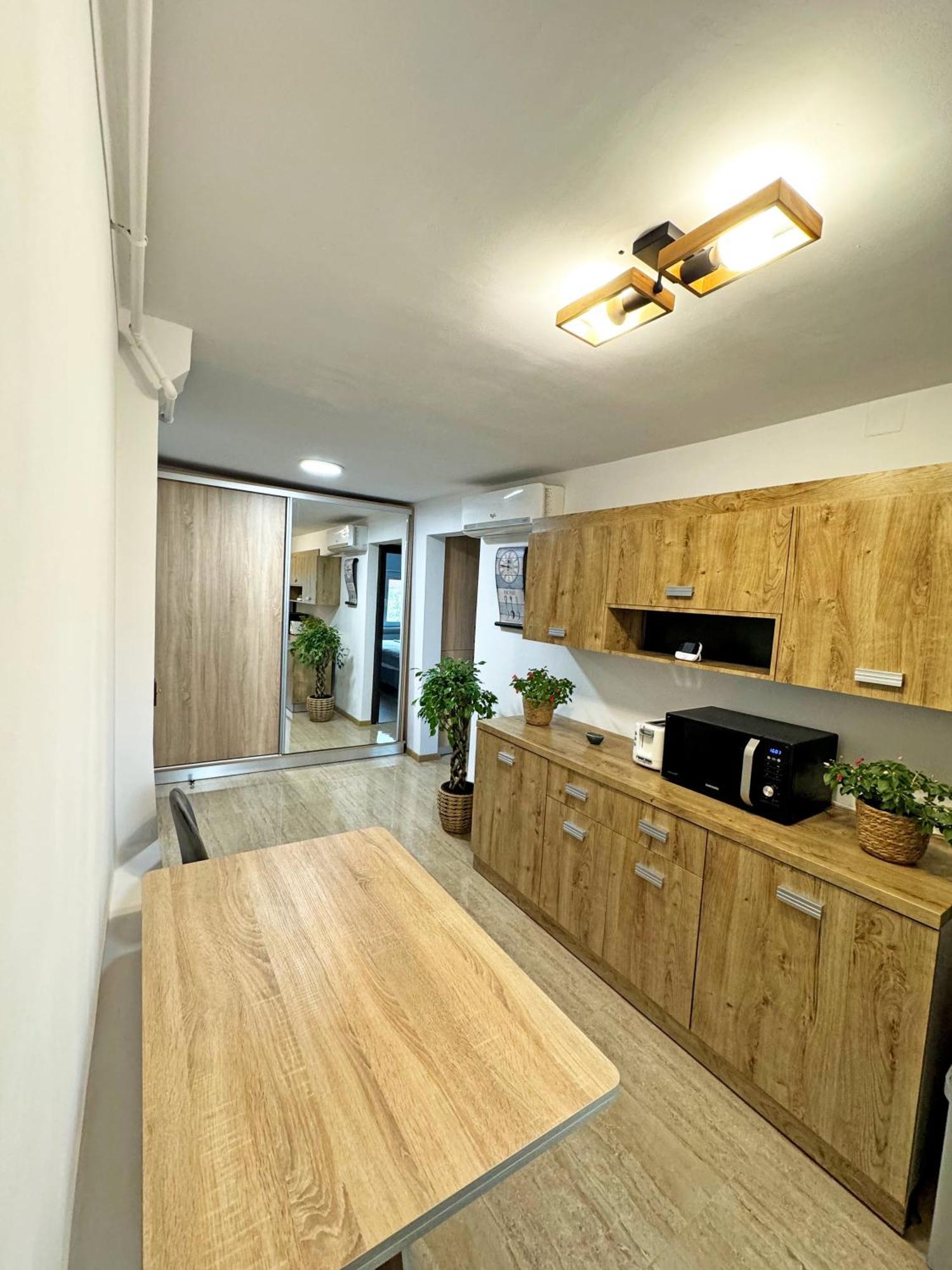 Ultracentral Apartment Targu Jiu Luaran gambar