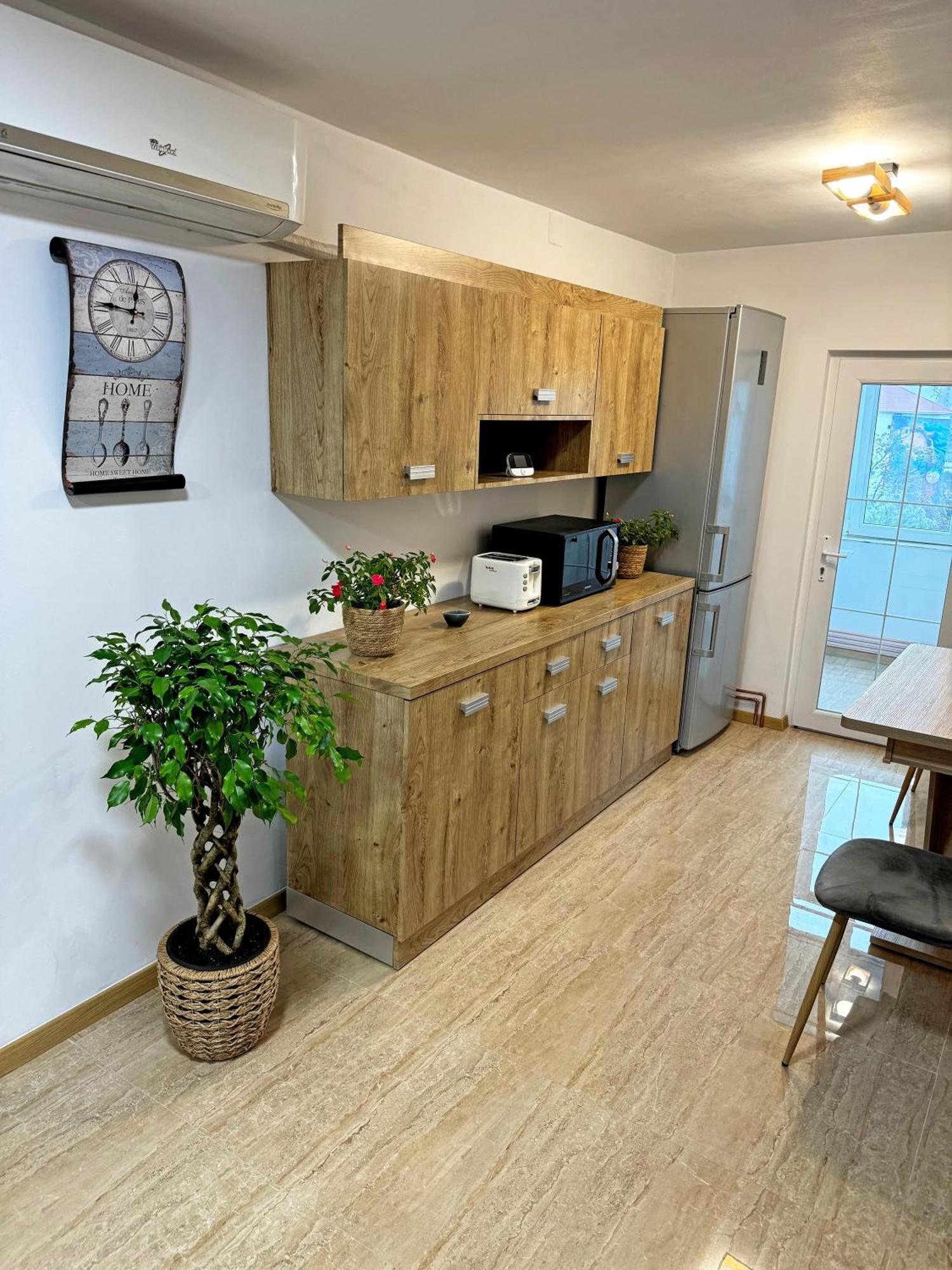 Ultracentral Apartment Targu Jiu Luaran gambar