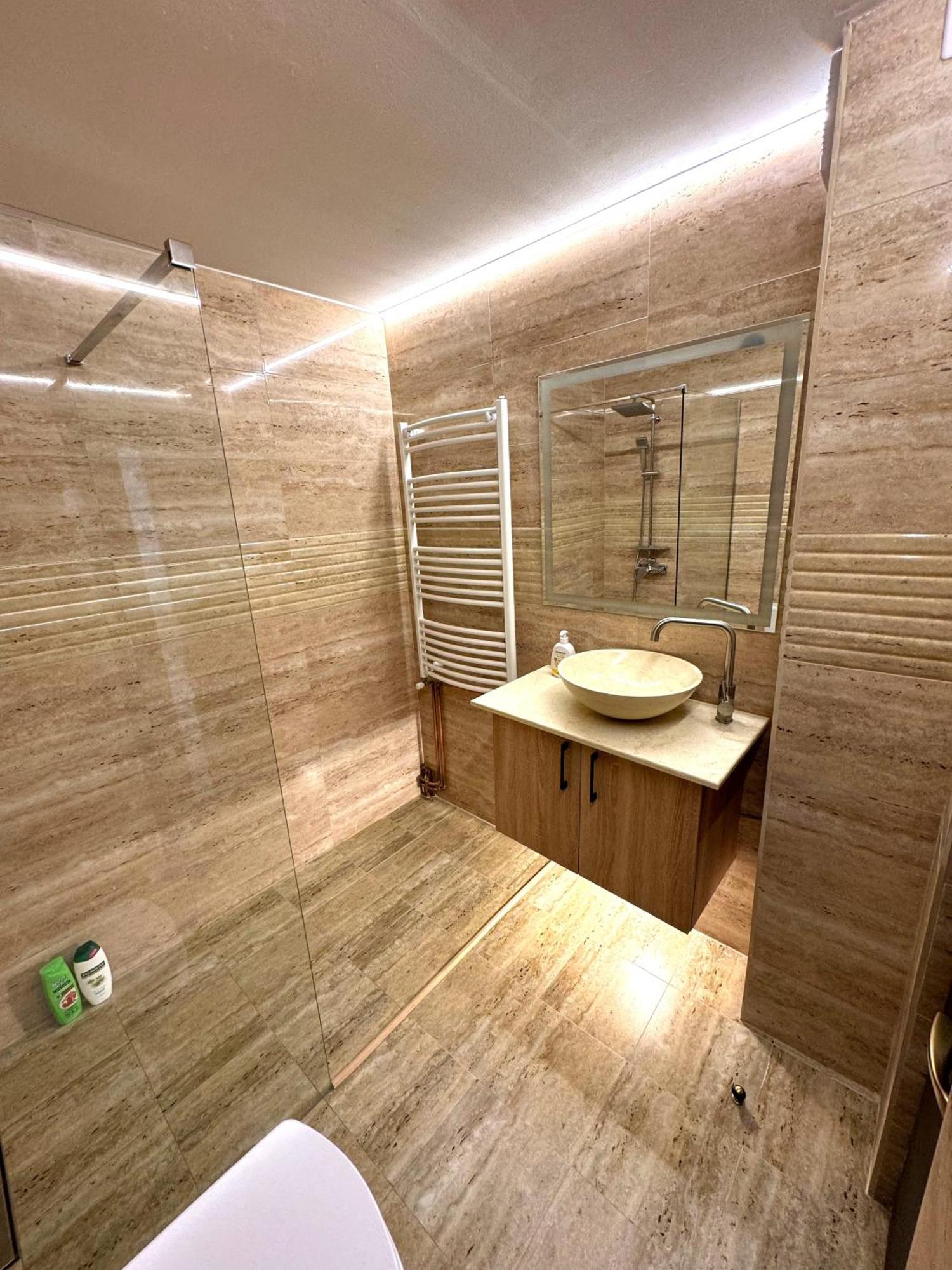 Ultracentral Apartment Targu Jiu Luaran gambar