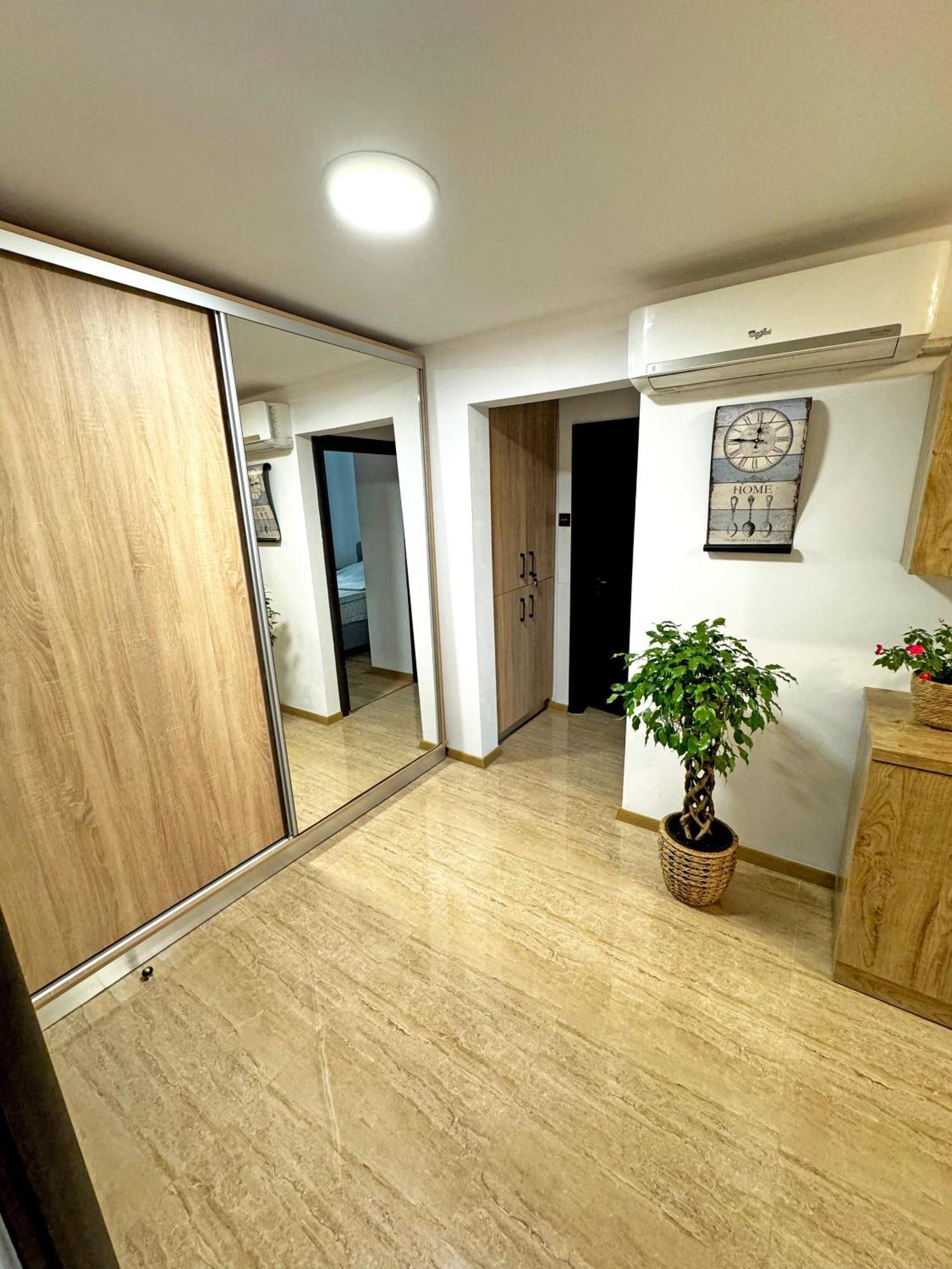 Ultracentral Apartment Targu Jiu Luaran gambar